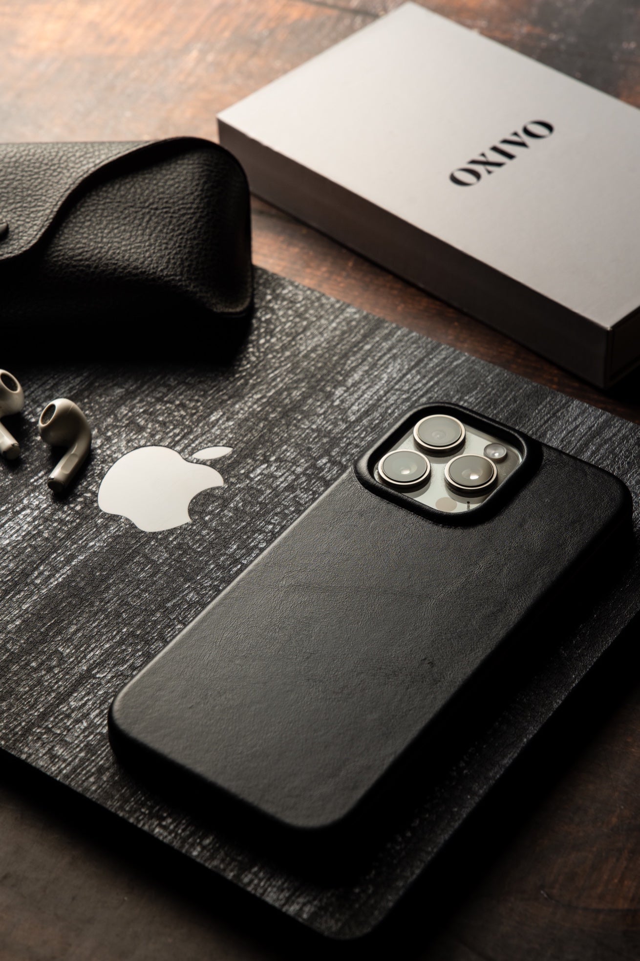 Full Grain Leather Black iPhone 16 Pro Max Case